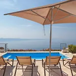 Villa Luxury Mala With Heated Pool
