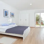 Luxury Mala With Heated Pool Podgora (Split-Dalmatia)
