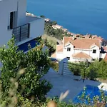 Villa Luxury Mala With Heated Pool *