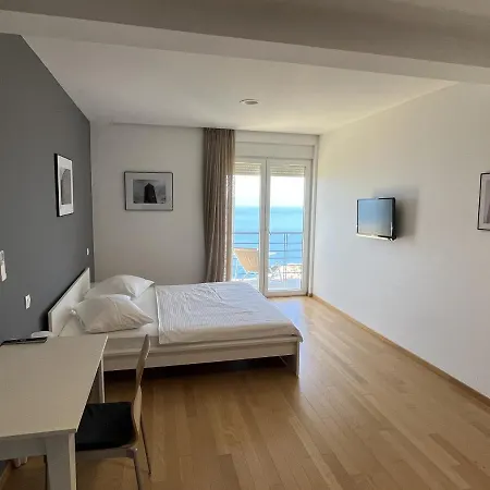 Vila Luxury Mala With Heated Pool