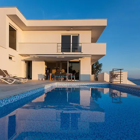 Luxury Mala With Heated Pool * Podgora (Split-Dalmatia)