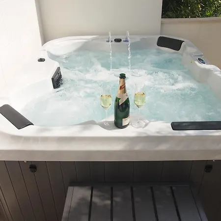 Luxury Mala With Heated Pool Podgora (Split-Dalmatia)