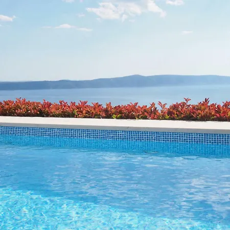Luxury Mala With Heated Pool *
