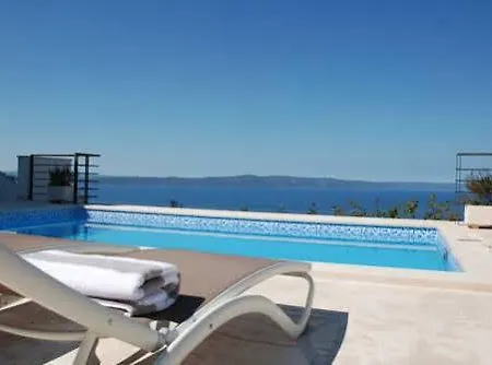 Luxury Mala With Heated Pool *