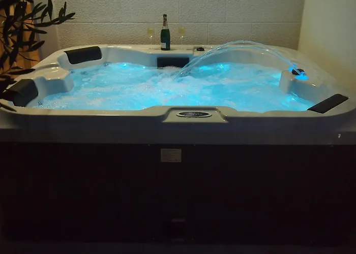 Luxury Mala With Heated Pool *