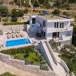 Luxury Mala With Heated Pool Villa Podgora (Split-Dalmatia)
