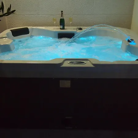 Luxury Mala With Heated Pool *