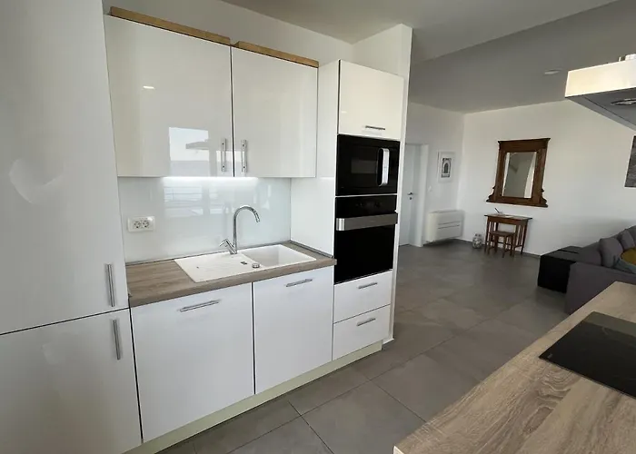 Luxury Mala With Heated Pool Podgora (Split-Dalmatia)