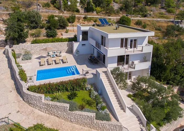 Luxury Mala With Heated Pool Villa Podgora (Split-Dalmatia)